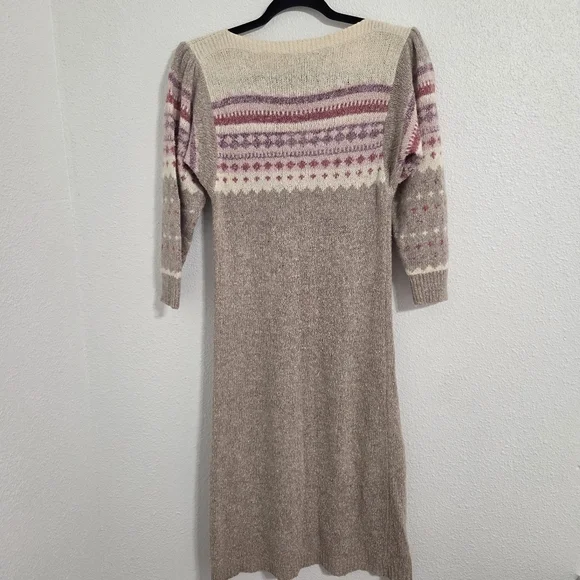 Vintage de Rotchild Cozy Knit Dress with Pink and Cream Accents - Picture 2 of 12